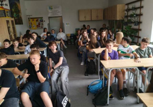 Uczniowie klas 7 podczas spotkania.