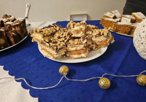 Ciasta przygotowane przez uczniów na Andrzejki.