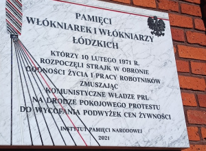 Tablica pamiątkowa poświęcona strajkom włókniarzy