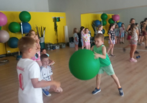 Zajęcia ruchowe w Klubie Fitness.