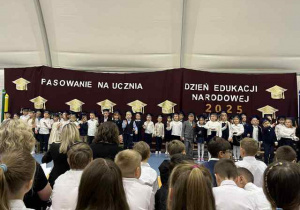 Widok na salę podczas uroczystości Pasowania Pierwszaków.
