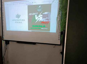 Slajd prezentacji poświęconej hejtowi.