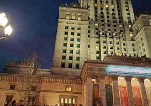 Klasy 7 pod Pałacem Kultury i Nauki.