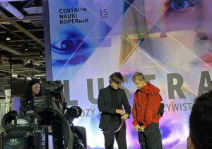 Chłopiec podczas jednego z eksperymentów.