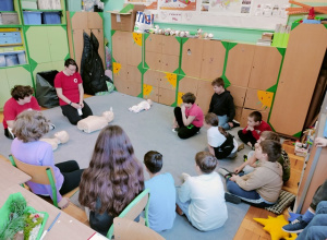 Ćwiczenia z pierwszej pomocy.