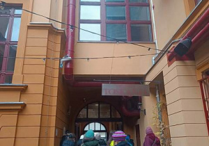 Jedno z podwórek przy ul. Piotrkowskiej.