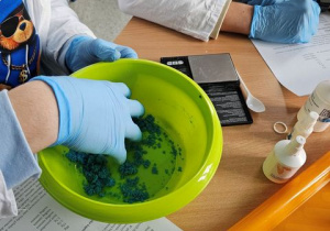 Doświadczenia chemiczne.