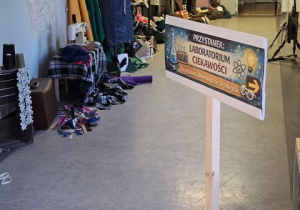 Drogowskaz podczas Drzwi Otwartych.