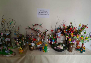 Wielkanocne drzewka - wystawa prac konkursowych.