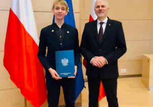 Uczeń wraz Kuratorem Oświaty