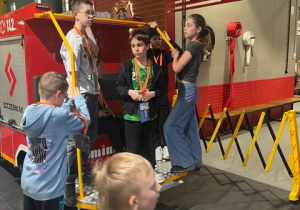 Poznawanie zawodu Strażaka w Mini City.