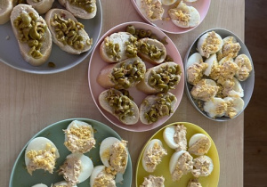 Prezentacja wyników prac kulinarnych.