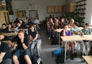 Uczniowie klas 7 podczas spotkania.