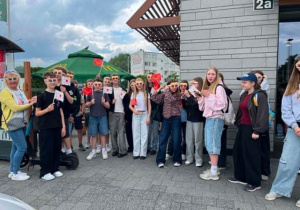 Uczniowie klasy 7a podczas wycieczki do Skierniewic.