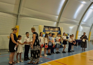 Nagrodzenie uczniowie z klasy 3a.