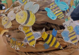 Pszczoły z papieru